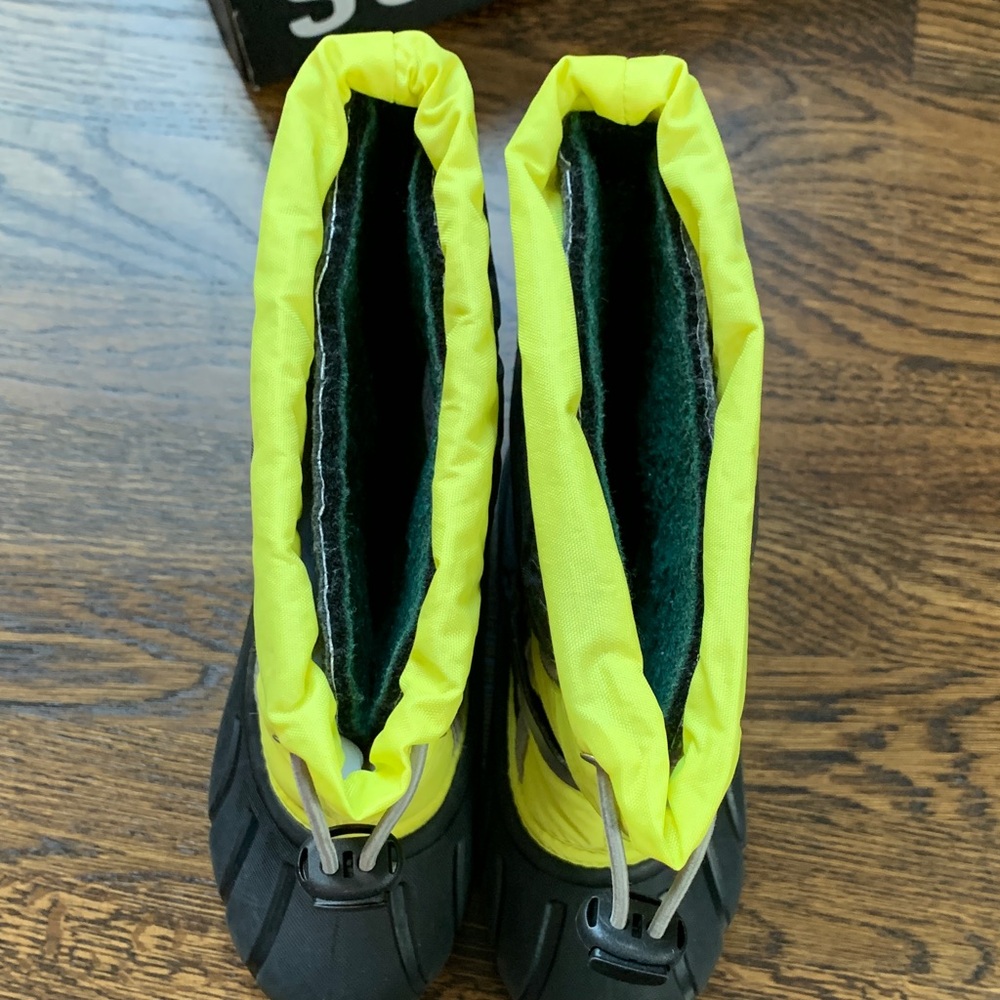 Sorel Youth Flurry Black and Yellow Snow Winter Boots - Size 1 Youth - Picture 4 of 7